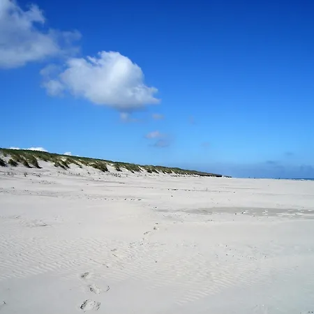 Ena Ferien Strandkiste Апартаменты Йюст